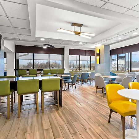 Comfort Inn & Suites Evansville Airport Exteriör bild