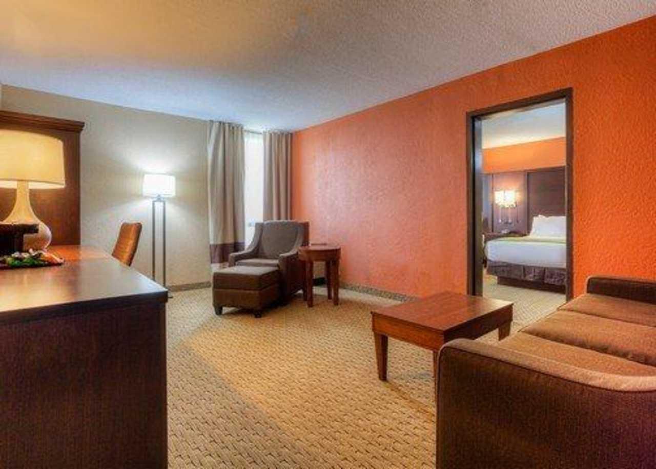Comfort Inn & Suites Evansville Airport Exteriör bild