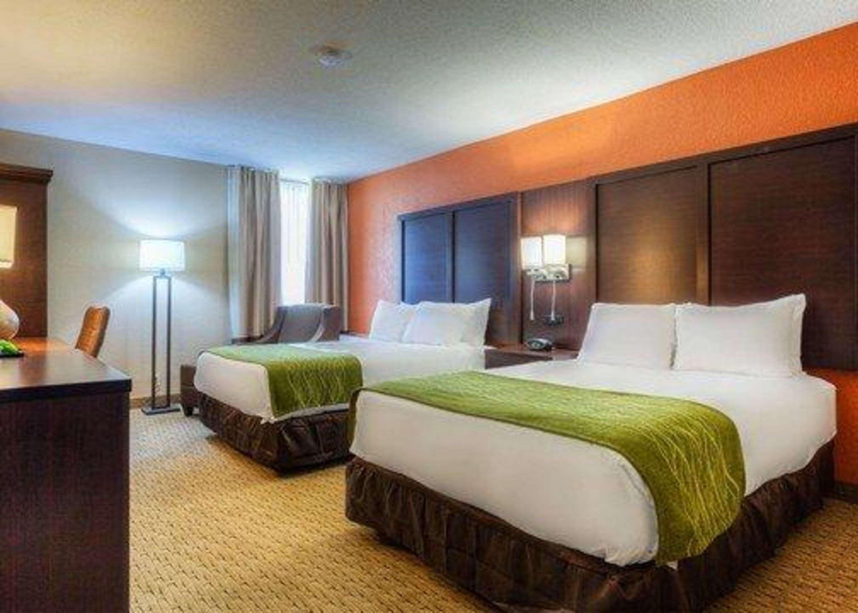 Comfort Inn & Suites Evansville Airport Exteriör bild