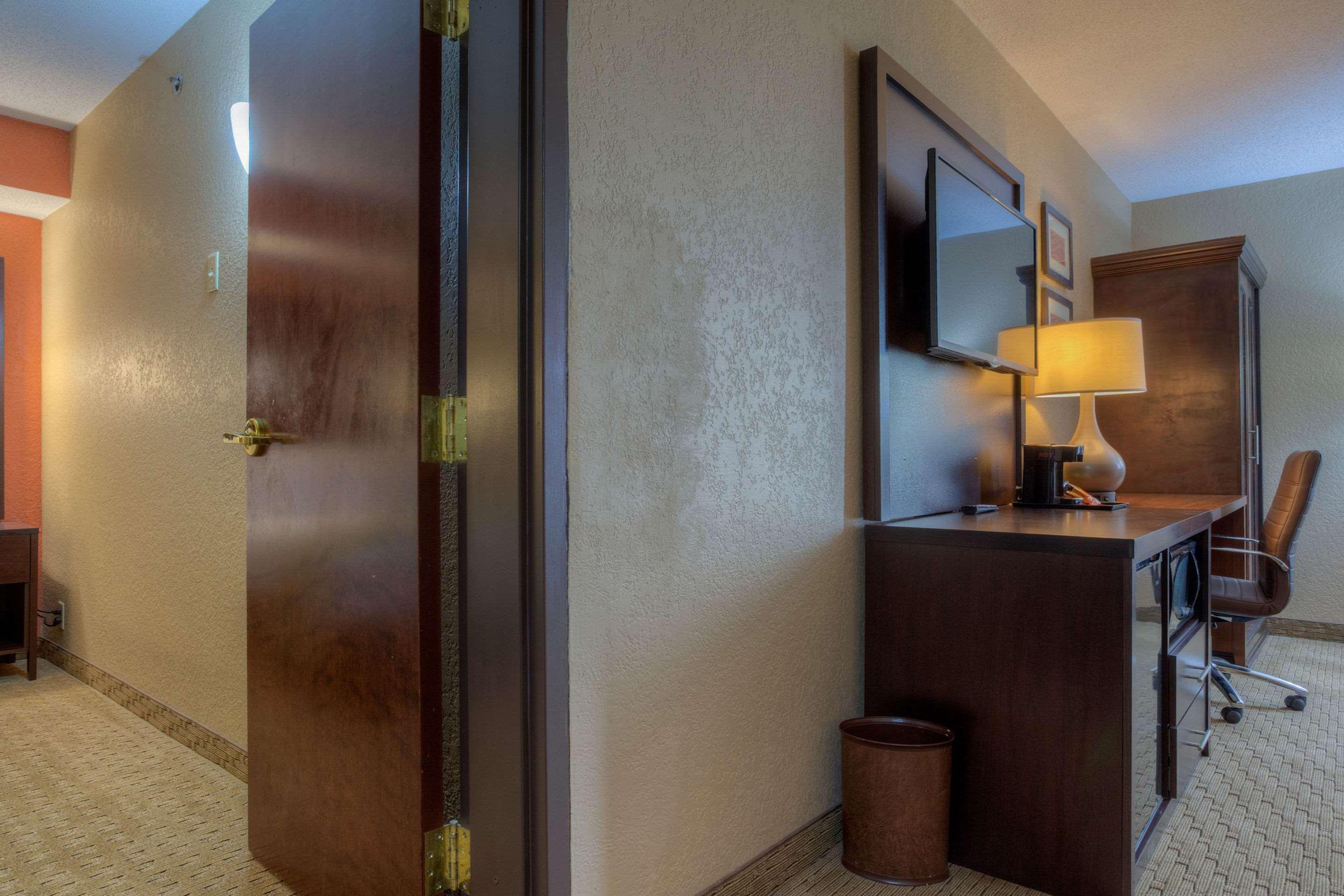 Comfort Inn & Suites Evansville Airport Exteriör bild