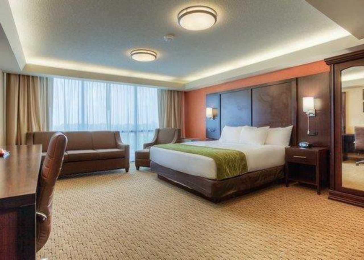 Comfort Inn & Suites Evansville Airport Exteriör bild