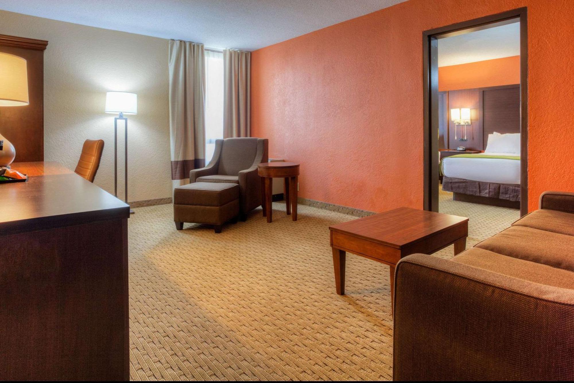 Comfort Inn & Suites Evansville Airport Exteriör bild