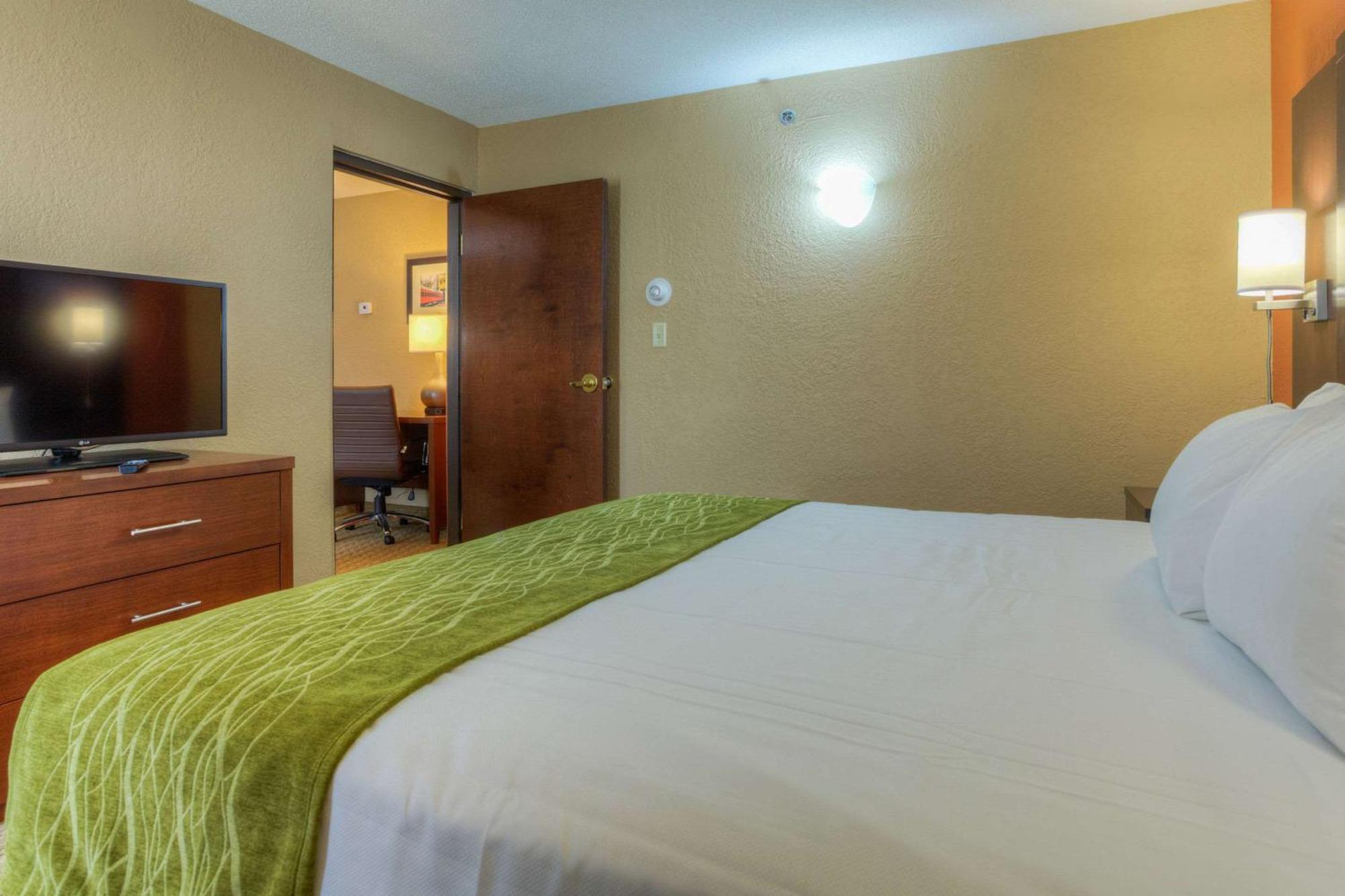 Comfort Inn & Suites Evansville Airport Exteriör bild
