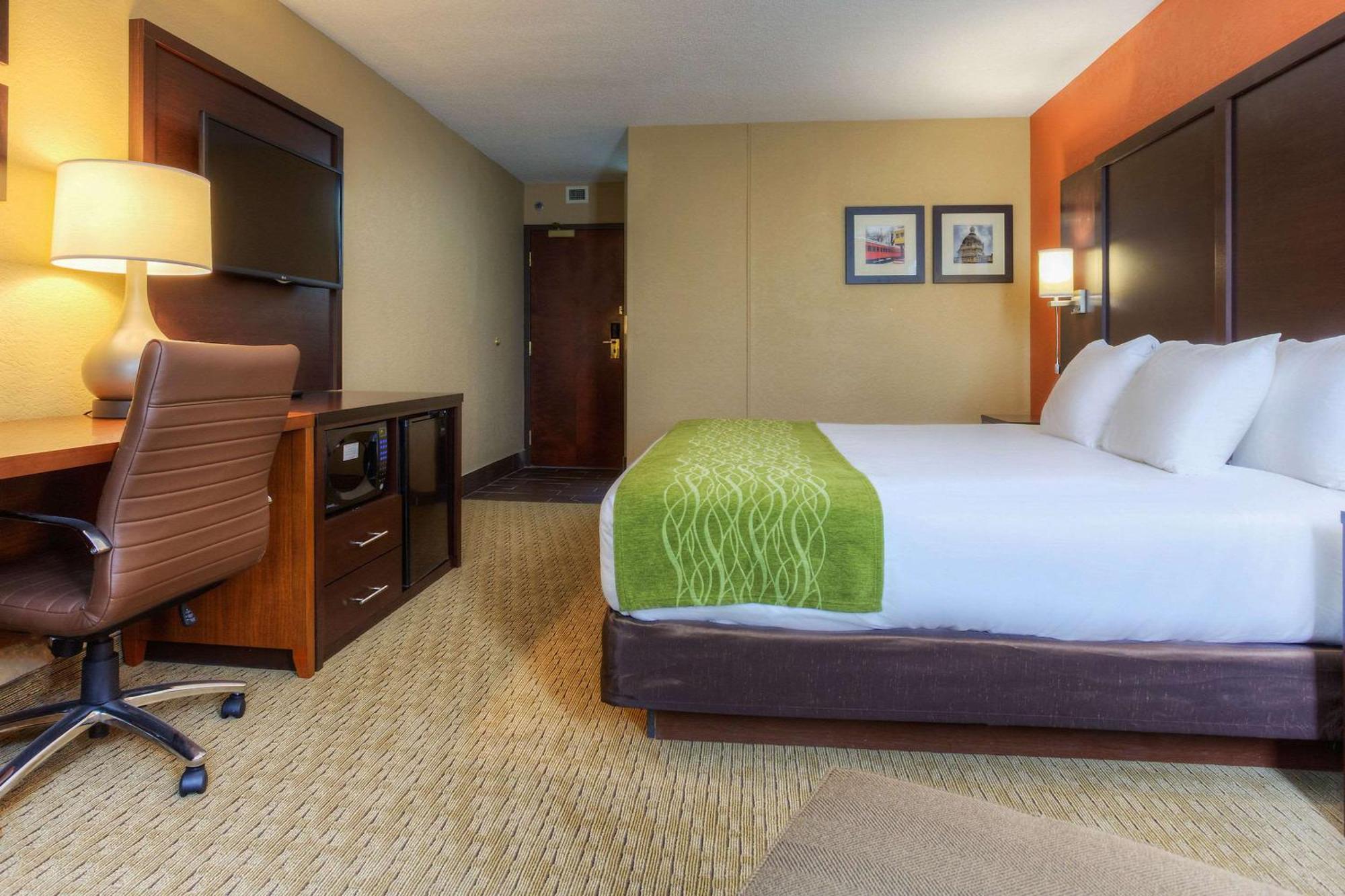Comfort Inn & Suites Evansville Airport Exteriör bild