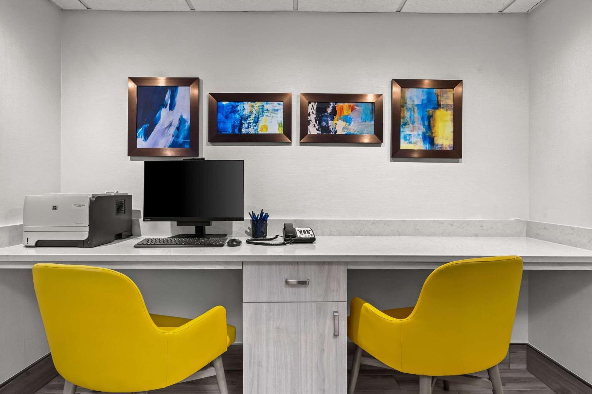 Comfort Inn & Suites Evansville Airport Exteriör bild