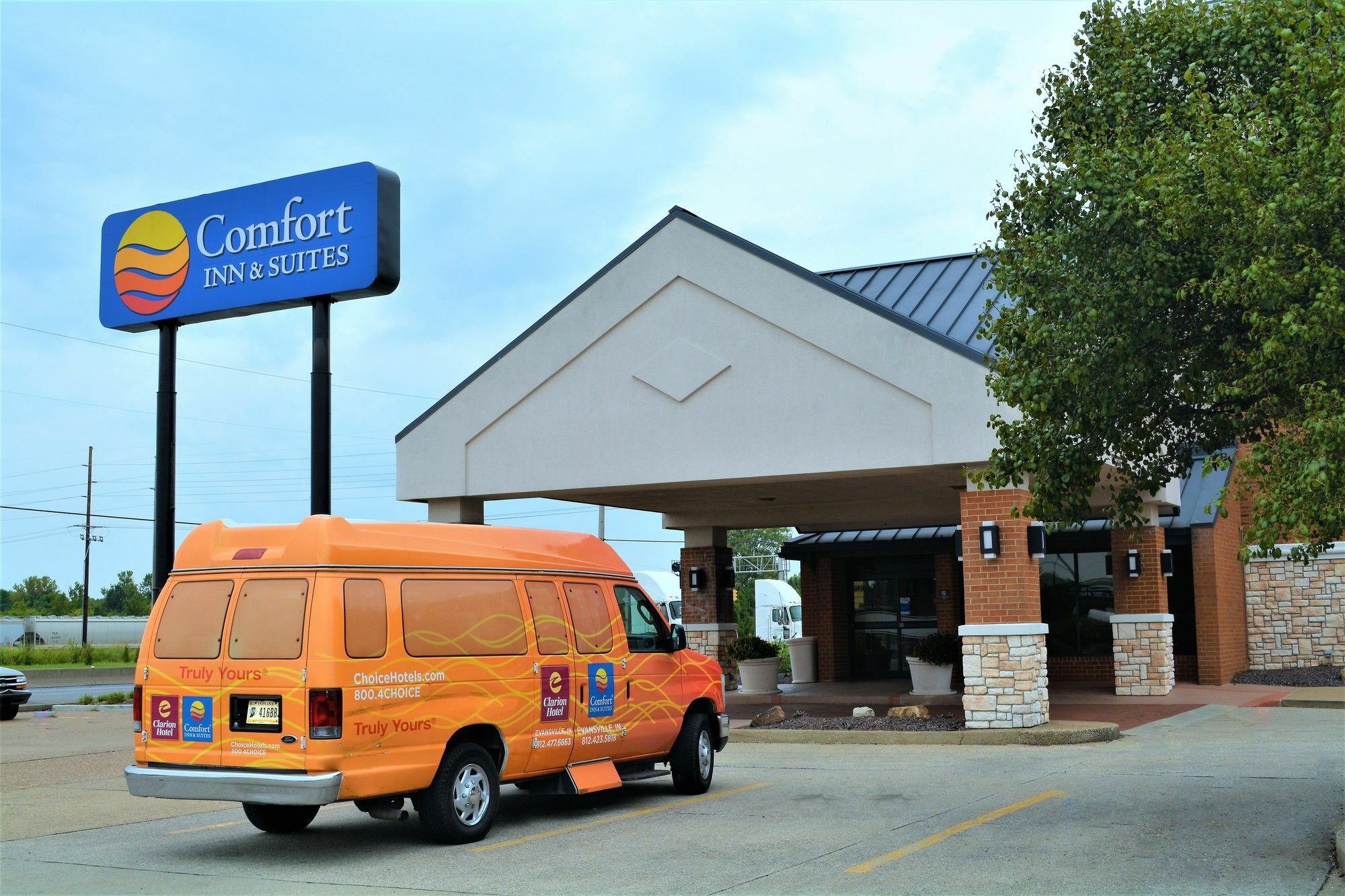 Comfort Inn & Suites Evansville Airport Exteriör bild